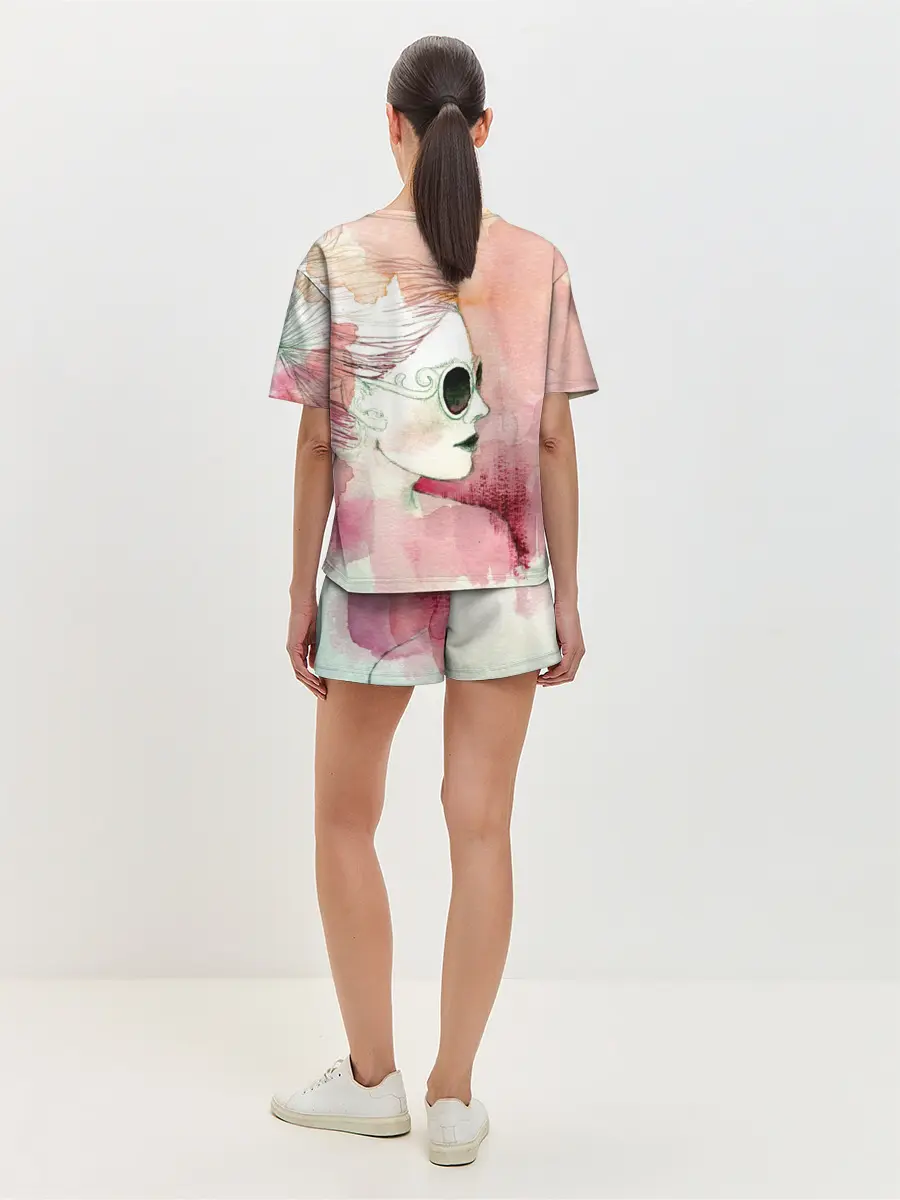 Женская пижама с шортами / Девушка