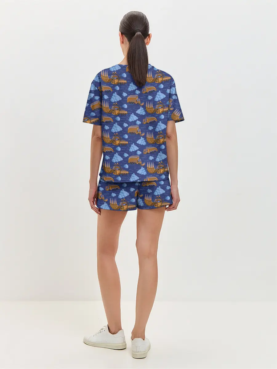 Женская пижама с шортами / Весна, но все еще снежная.