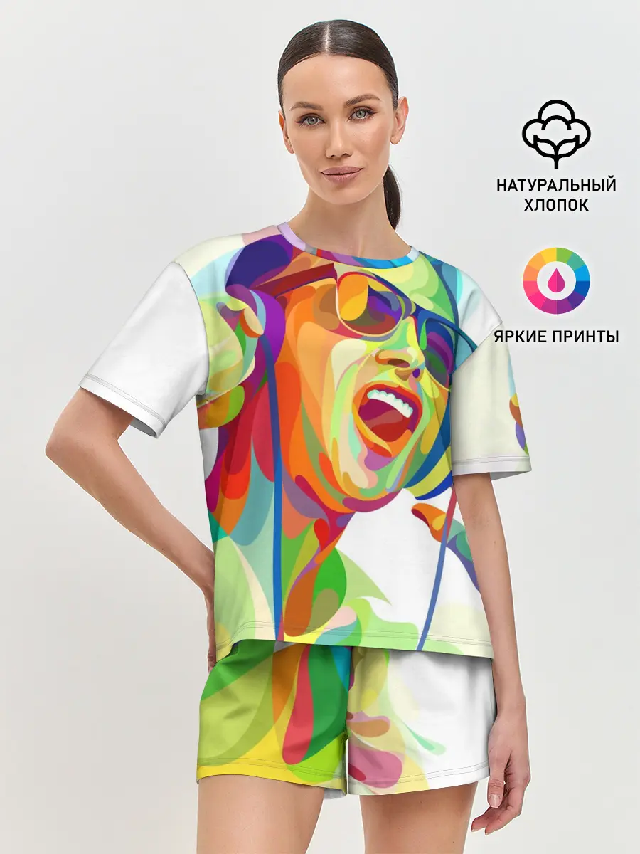 Женская пижама с шортами / Слушаем Музыку