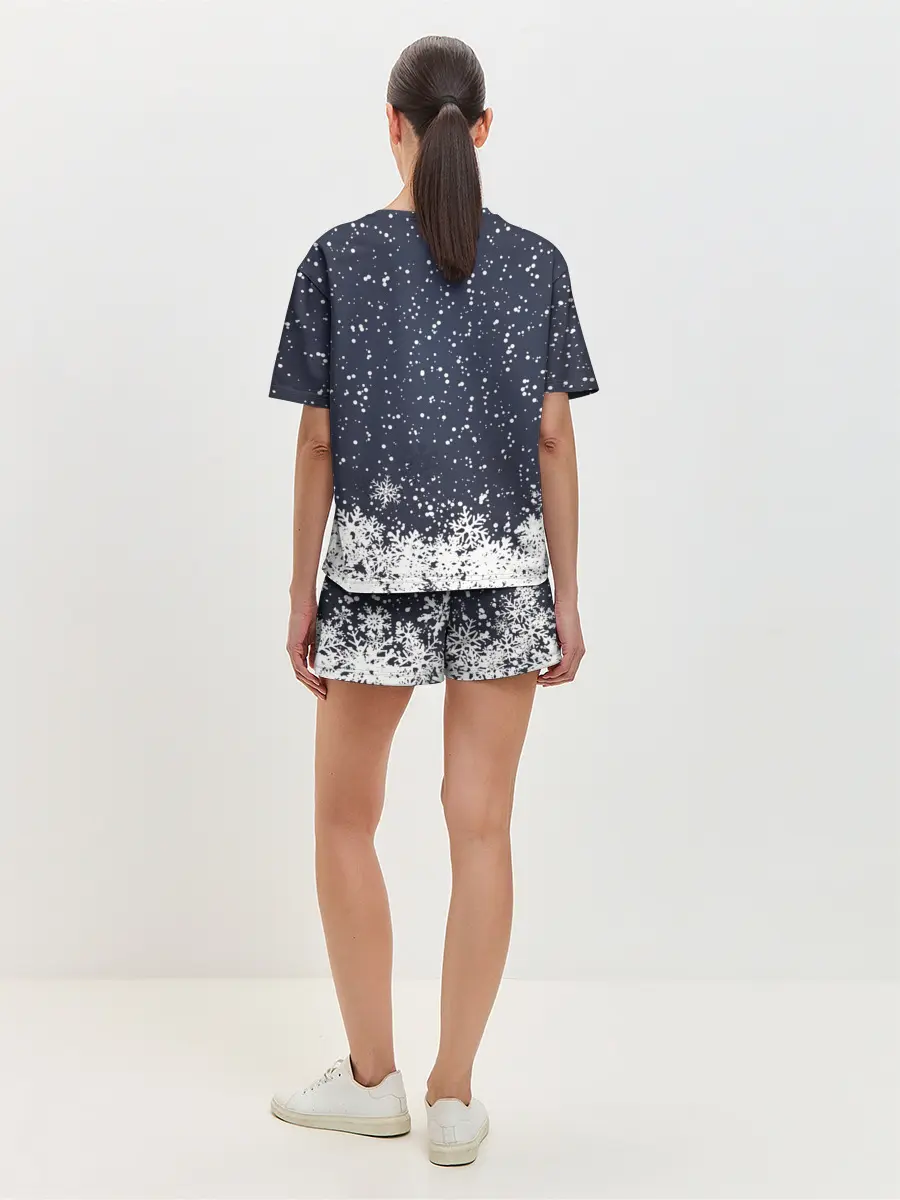 Женская пижама с шортами / Атмосфера нового года