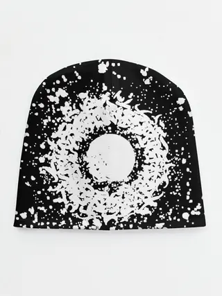 Детская шапка / Каллиграфия на чёрном фоне