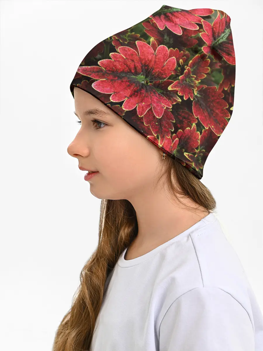 Детская шапка / Красные листья