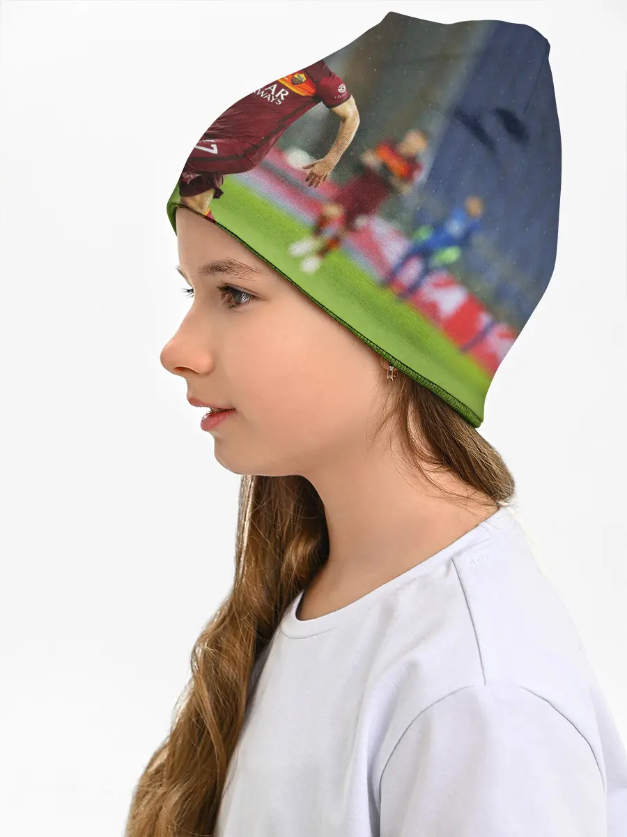 Детская шапка / Генрих Мхитарян