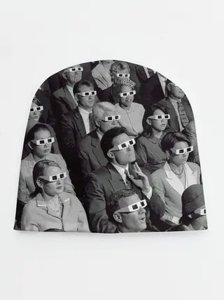 Детская шапка / Люди смотрят фильм в 3d очках