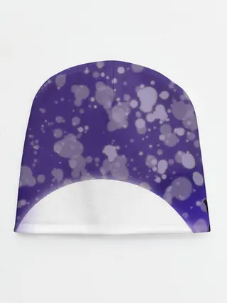 Детская шапка / одинокое дерево в ночи