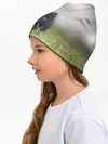 Детская шапка / черный кот на лугу