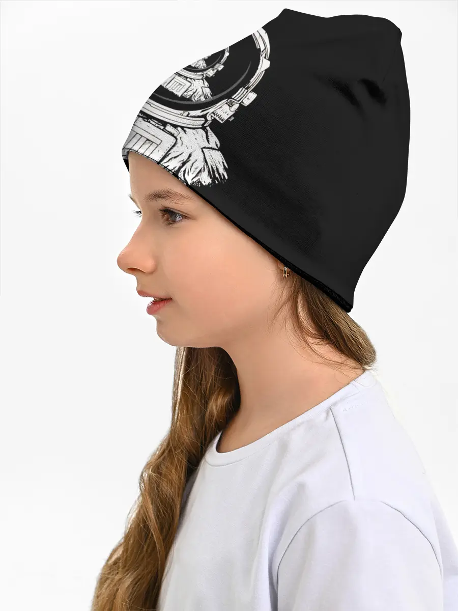 Детская шапка / Скафандр с отражением его же