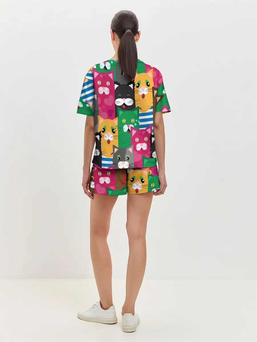 Женская пижама с шортами / Голодные котики.