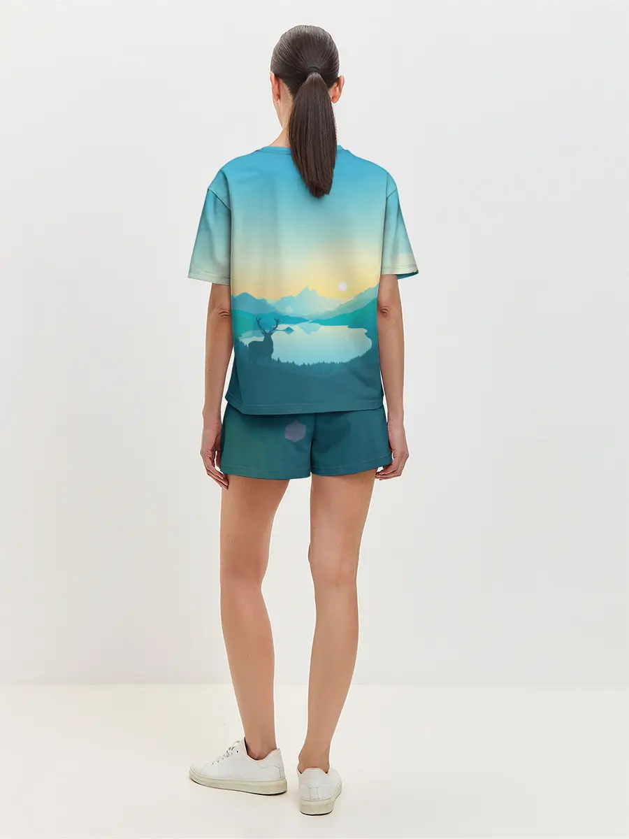 Женская пижама с шортами / Векторная природа