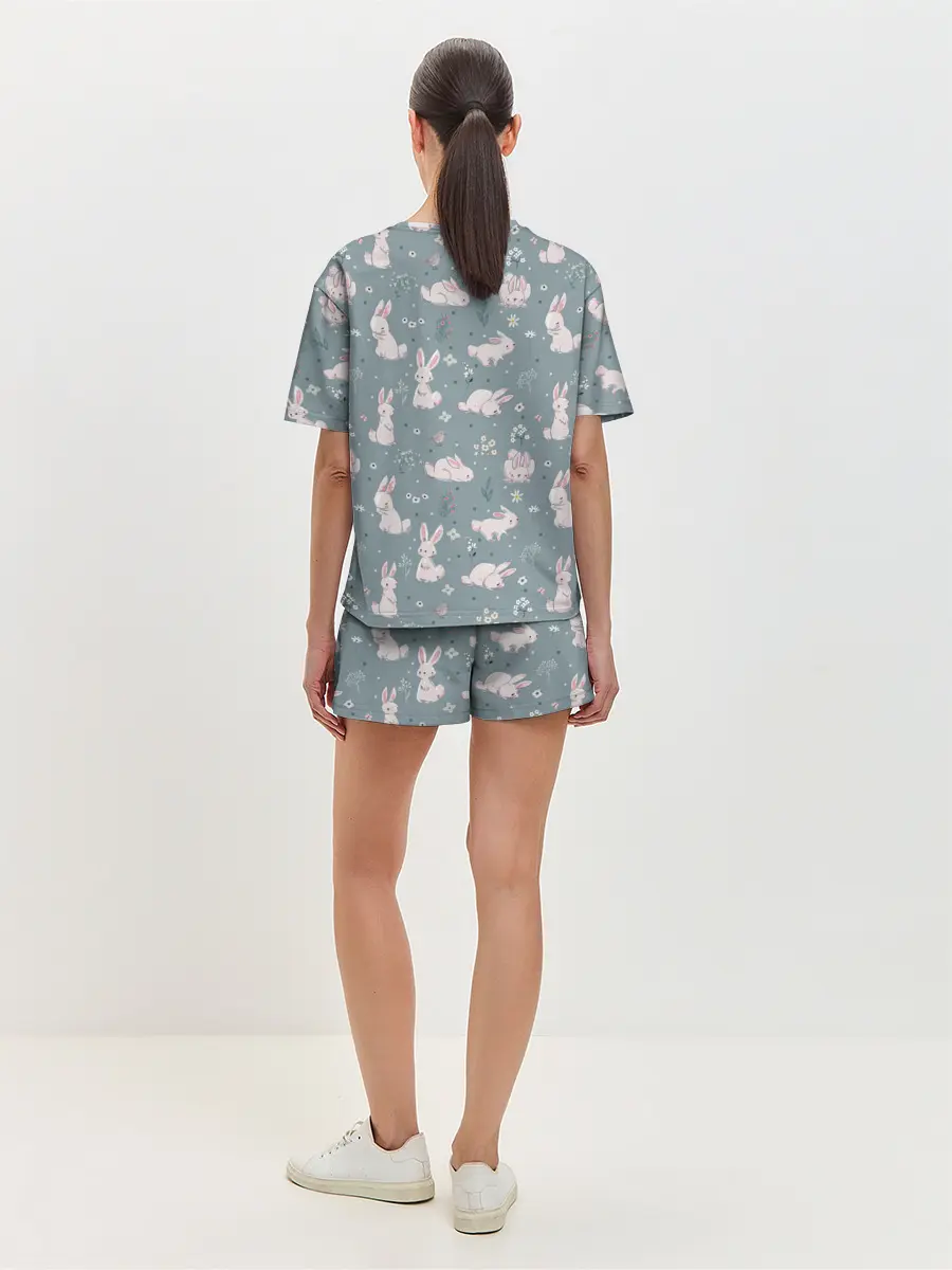 Женская пижама с шортами / Зайцы на лужайке