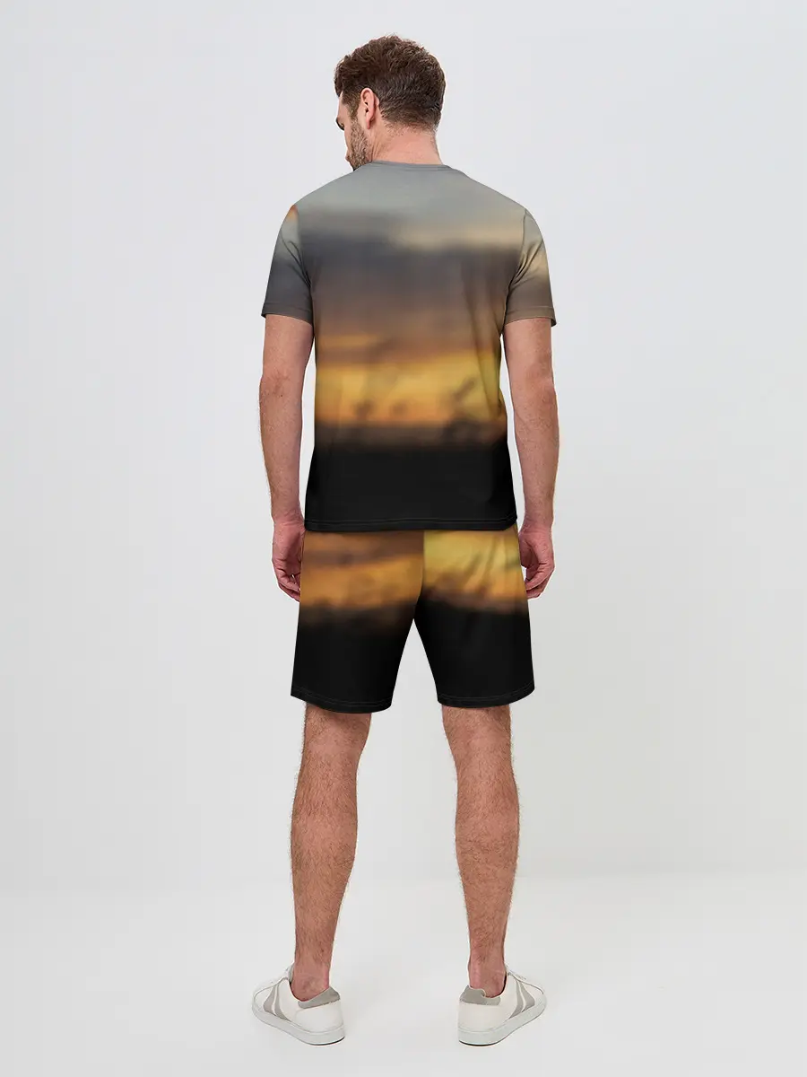 Мужской костюм с шортами / Бамблби и Чарли на закате