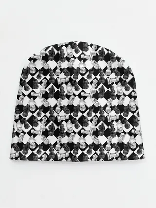 Детская шапка / Шахматы на шахматной доске