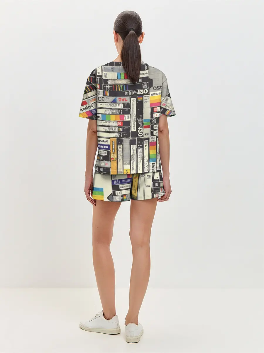 Женская пижама с шортами / VHS-кассеты