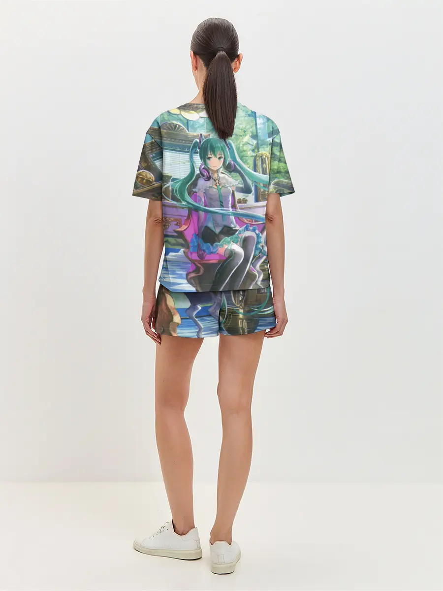 Женская пижама с шортами / Мика Хацуне за фортепиано