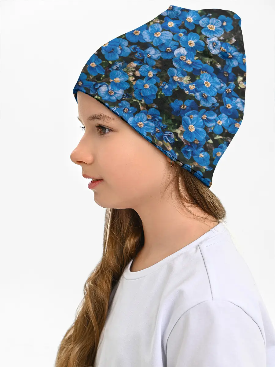 Детская шапка / Поле синих цветов фиалки лето