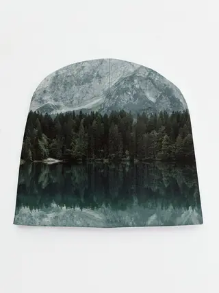 Детская шапка / отражение горы в озере