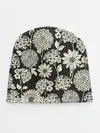 Детская шапка / Белые цветы