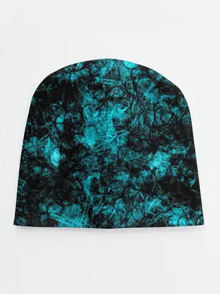 Детская шапка / Кроваво-грязные пятна