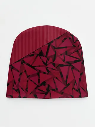 Детская шапка / Красный комбинированный узор