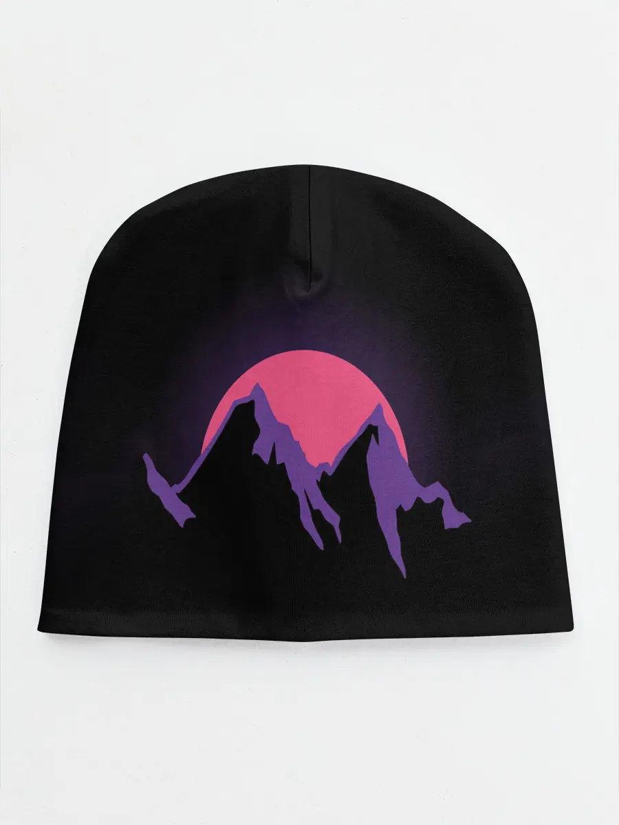 Детская шапка / горы на фоне заката
