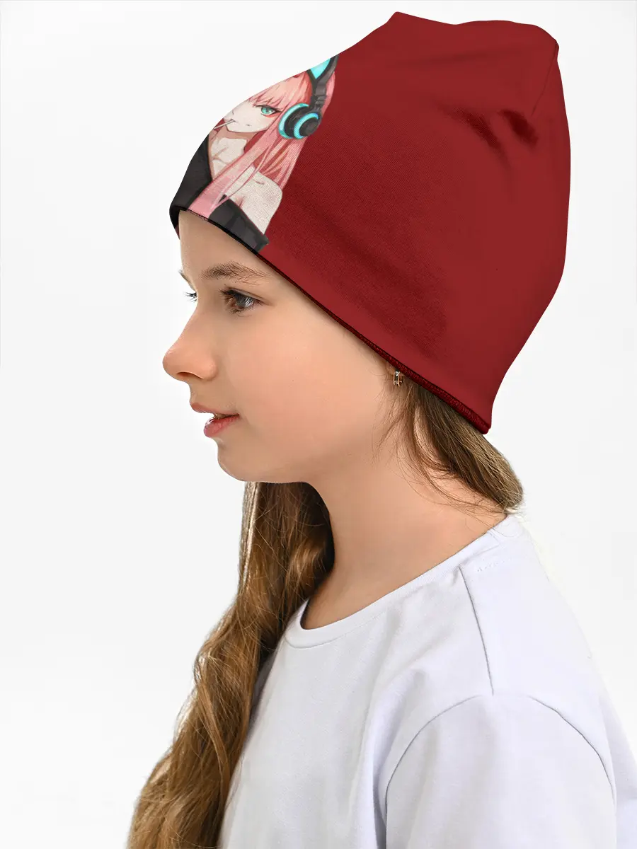 Детская шапка / Zero Two в наушниках