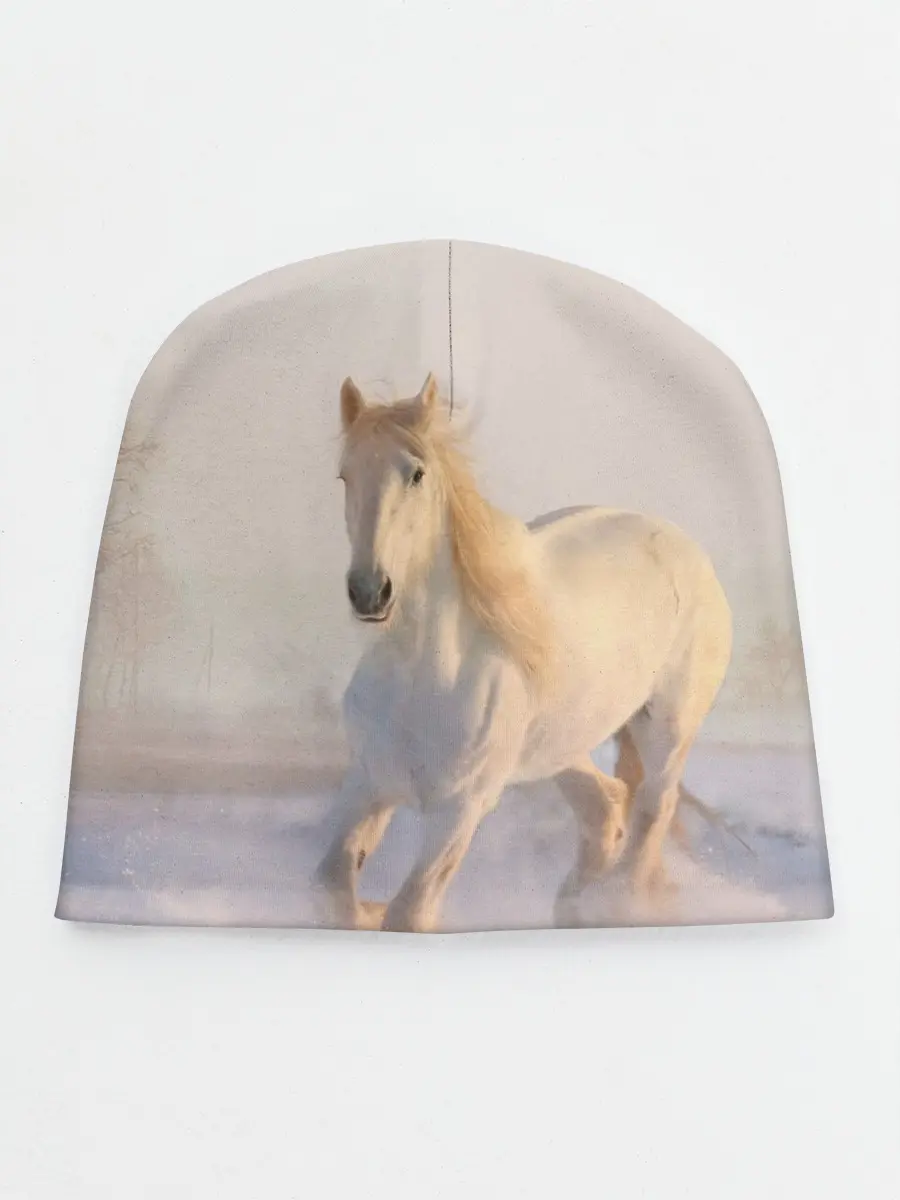 Детская шапка / Белая лошадь на снегу