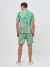 Мужской костюм с шортами / узор из листиков