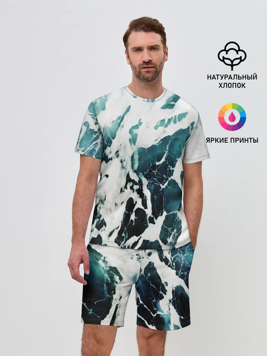 Мужской костюм с шортами / море