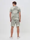 Мужской костюм с шортами / Арт волны