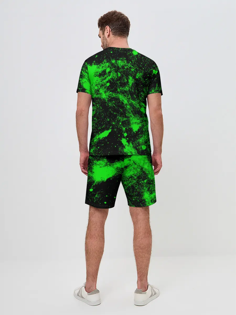 Мужской костюм с шортами / Зелёная краска