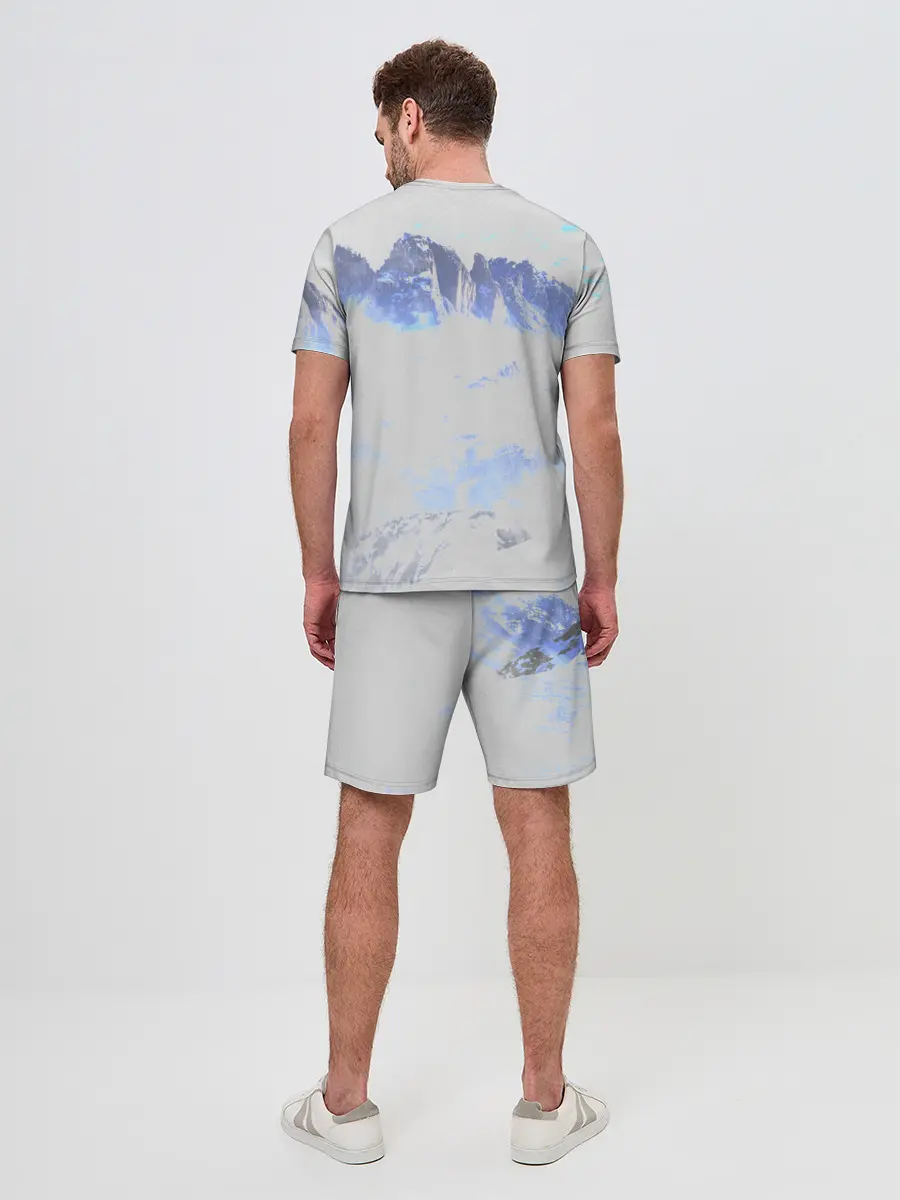 Мужской костюм с шортами / Горы