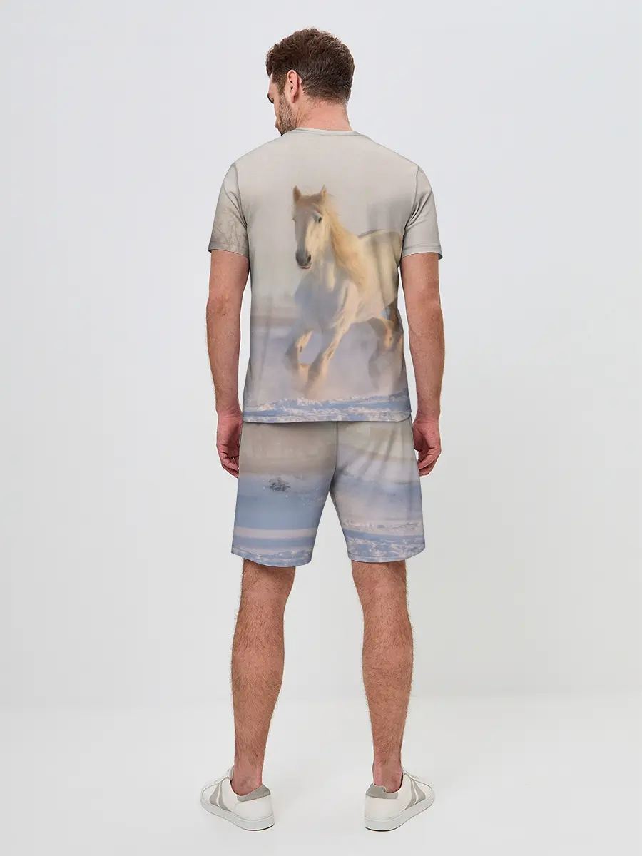 Мужской костюм с шортами / Белая лошадь на снегу