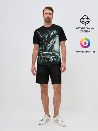 Мужской костюм с шортами / Чужой