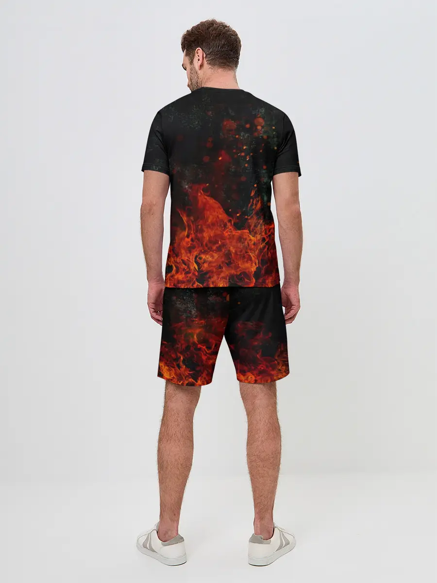 Мужской костюм с шортами / Олень в горящем лесу Сибири