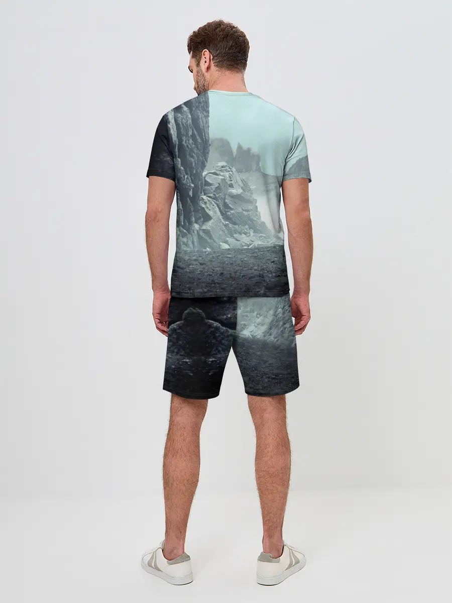 Мужской костюм с шортами / Волк в горах