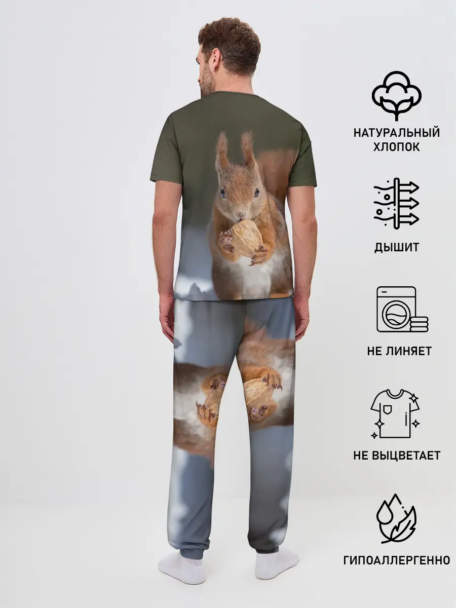 Мужская пижама с брюками / белка с орехом на снегу