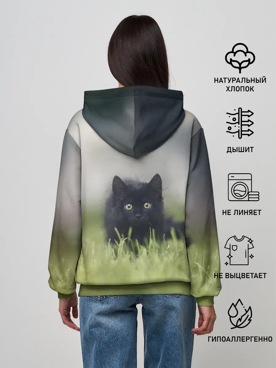 Женское худи / черный кот на лугу