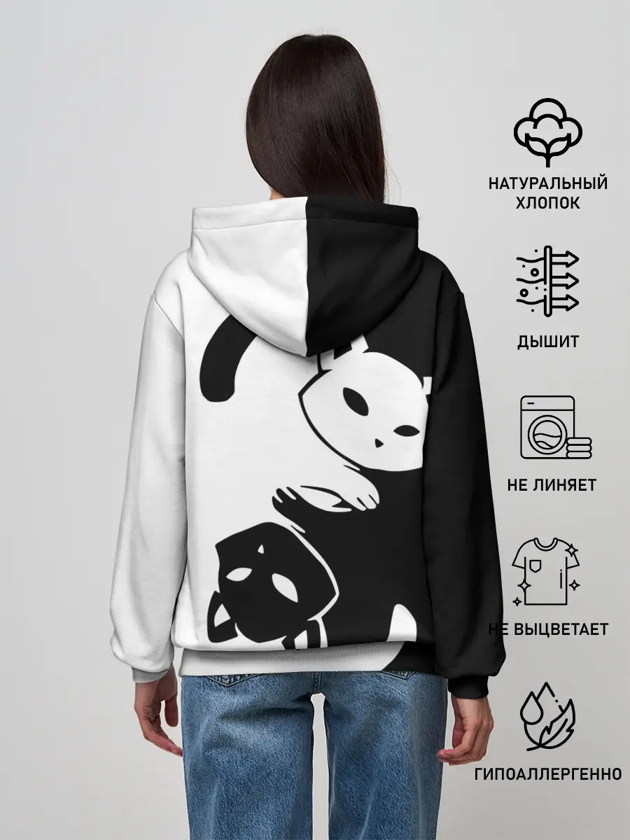 Женское худи / Черный и белый кот кувыркаются.