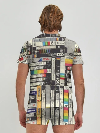 Мужские трусы с футболкой / VHS-кассеты