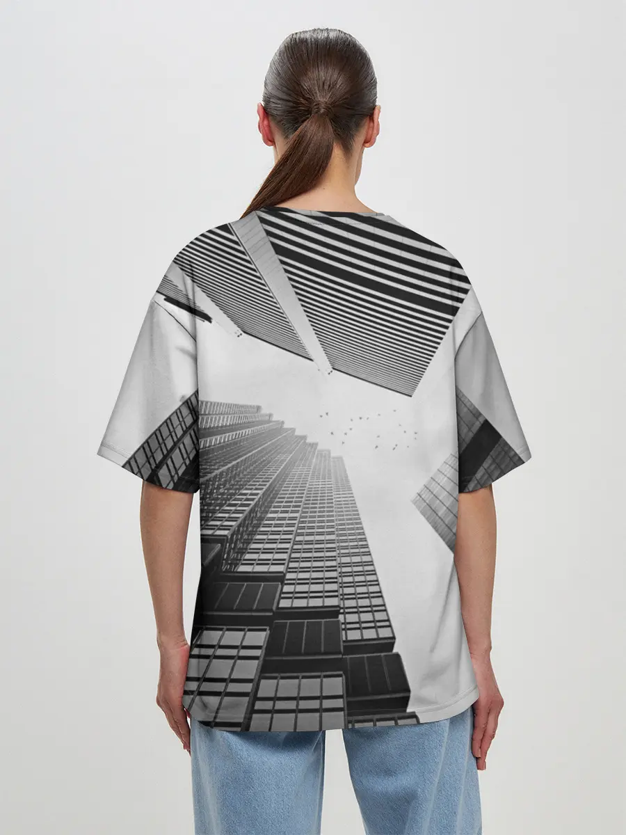 Женская футболка оверсайз / Минимализм