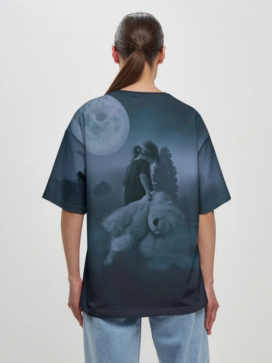 Женская футболка оверсайз / Девочка и полнолуние