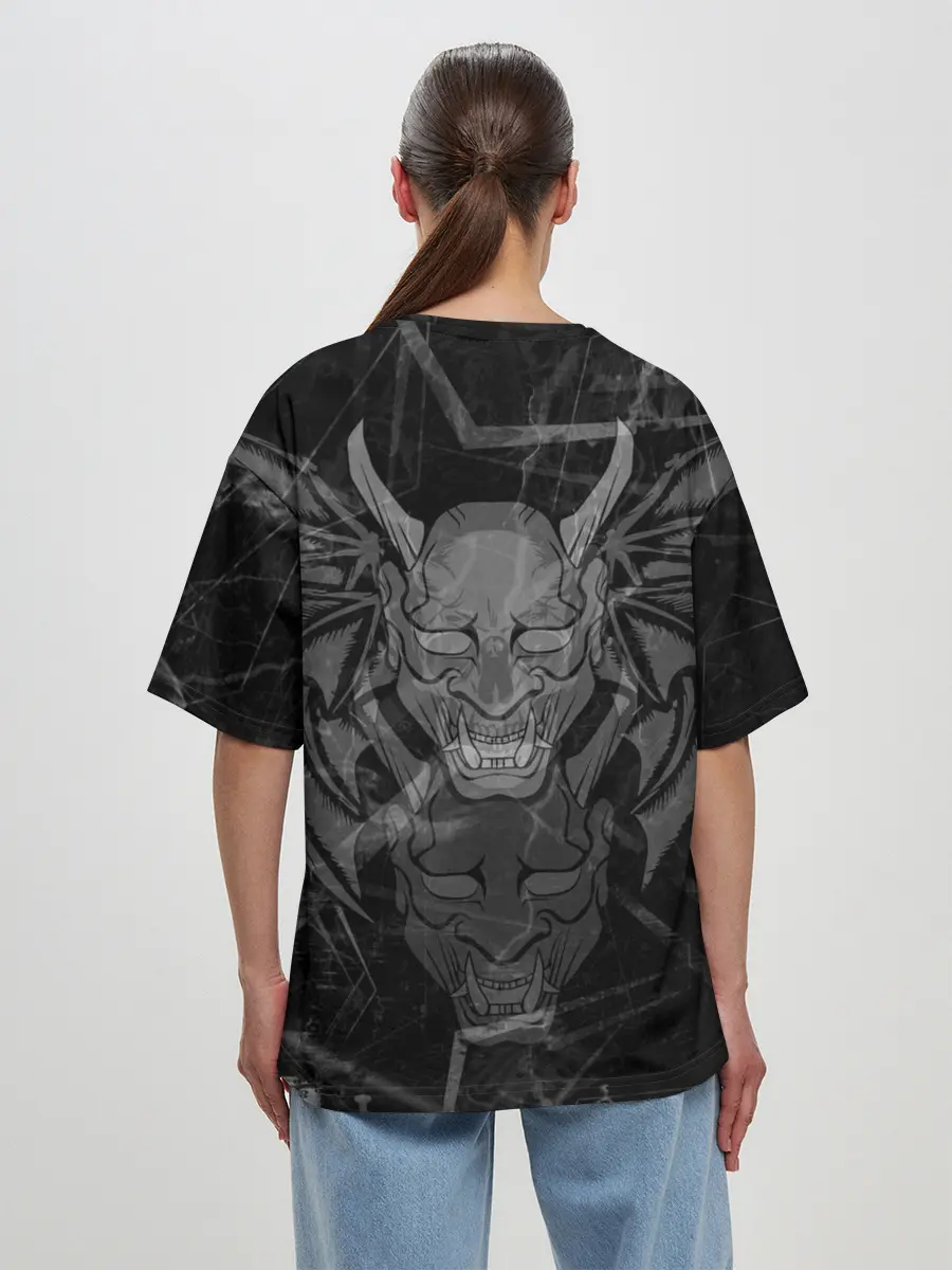 Женская футболка оверсайз / The devil is inside