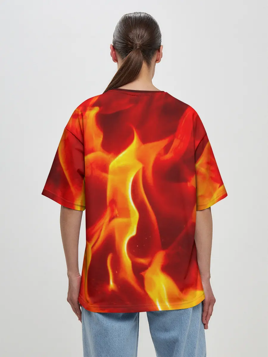Женская футболка оверсайз / The devil is on fire