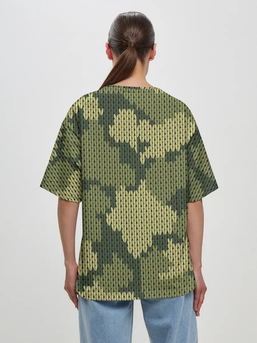 Женская футболка оверсайз / вязаный принт милитари