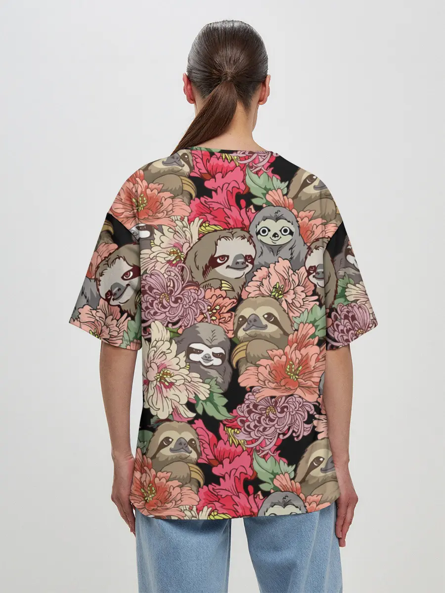 Женская футболка оверсайз / Ленивец & Цветочки