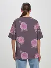 Женская футболка оверсайз / Камелии на вишневом фоне