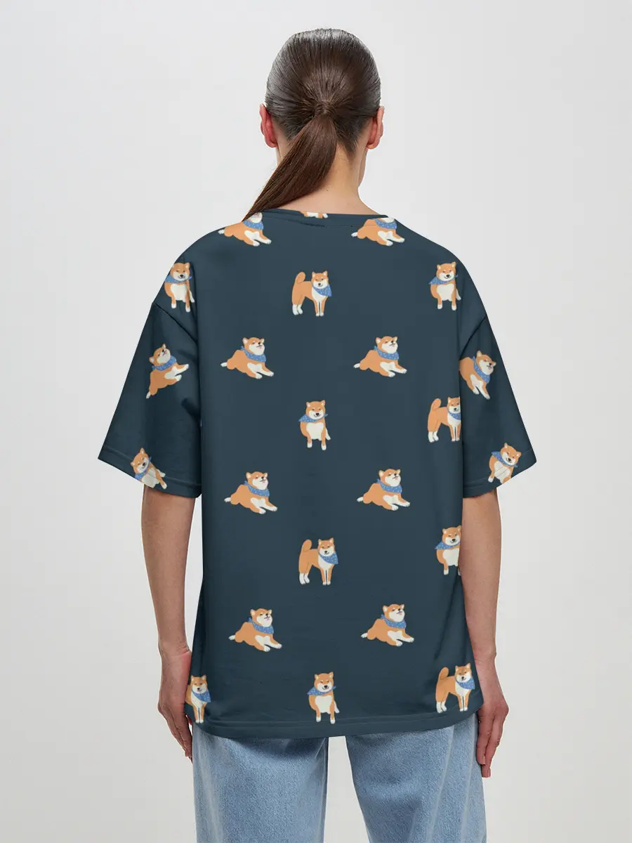 Женская футболка оверсайз / Шиба ину паттерн