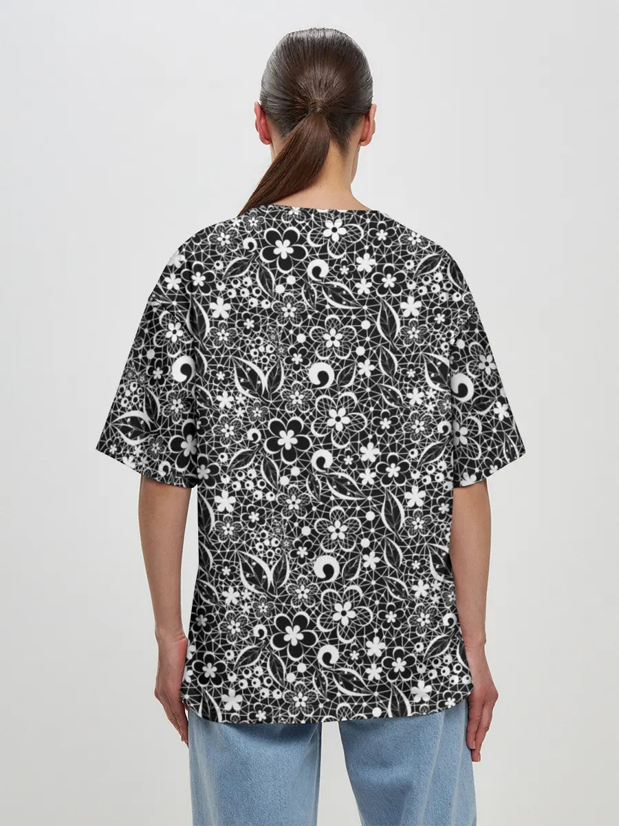 Женская футболка оверсайз / Кружевной черно белый узор