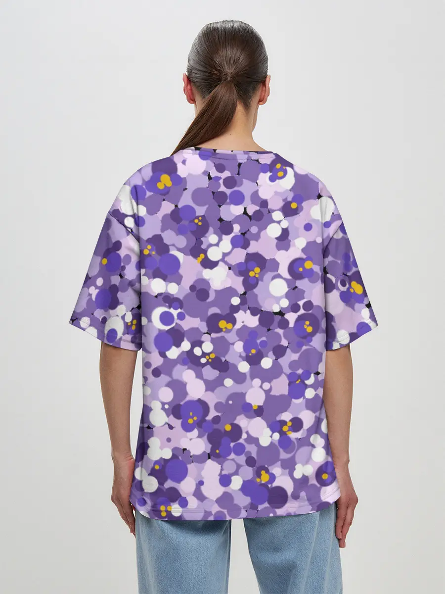 Женская футболка оверсайз / Анютины глазки узор