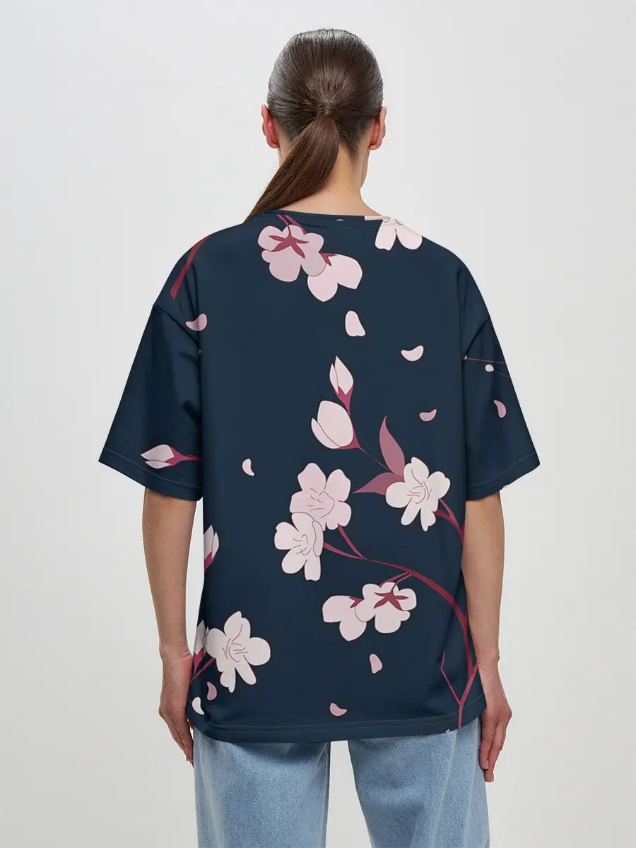 Женская футболка оверсайз / Веточки сакуры